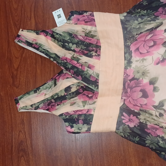 Grace karin Gown - Picture 2 of 12